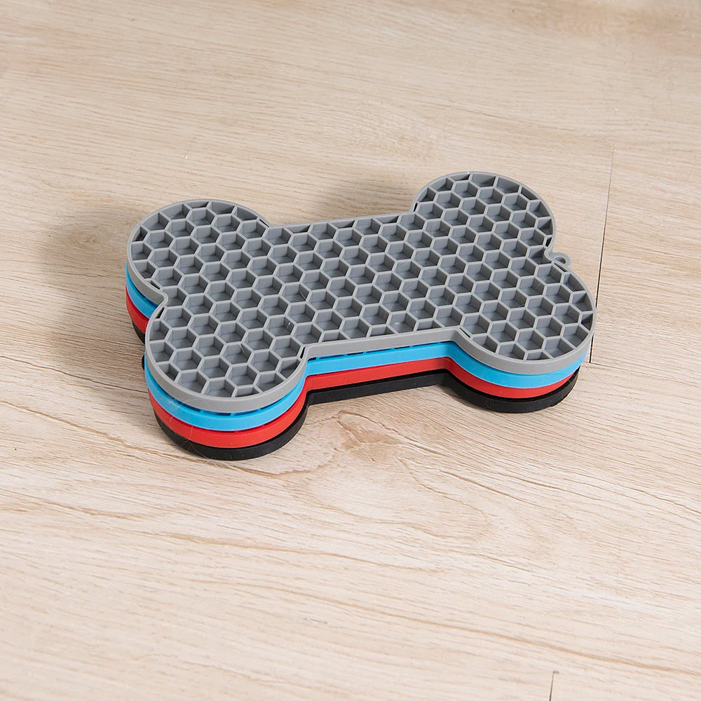 Silicone Dog Lick Mat – Slow Feeder Suction Pad for Dogs & Cats